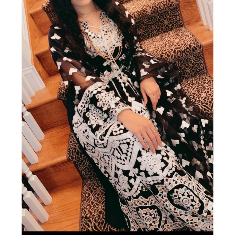 Beautiful black and white Salwar Kameez afghan clothes style